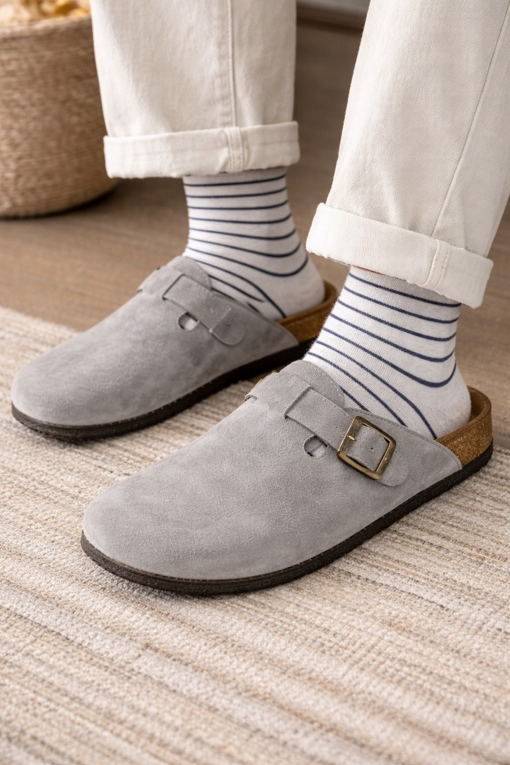 sapatos com estilo de soca de pele